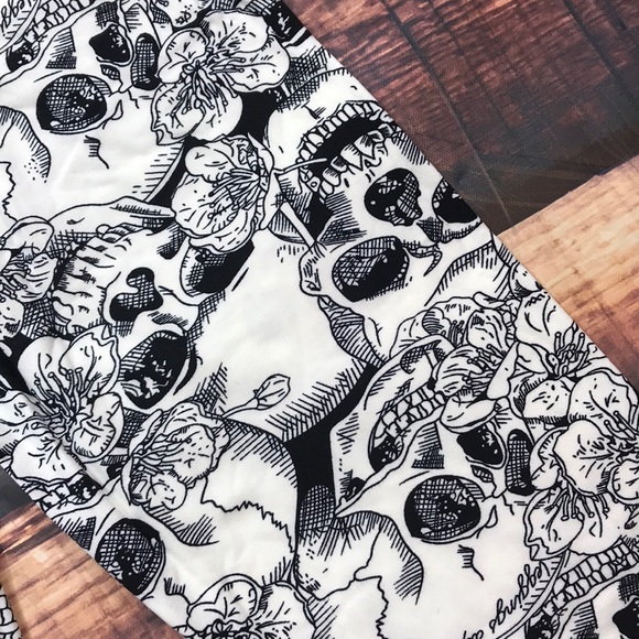 SALE Floral Skull Halloween Super Soft Leggings - Picture 4 of 6